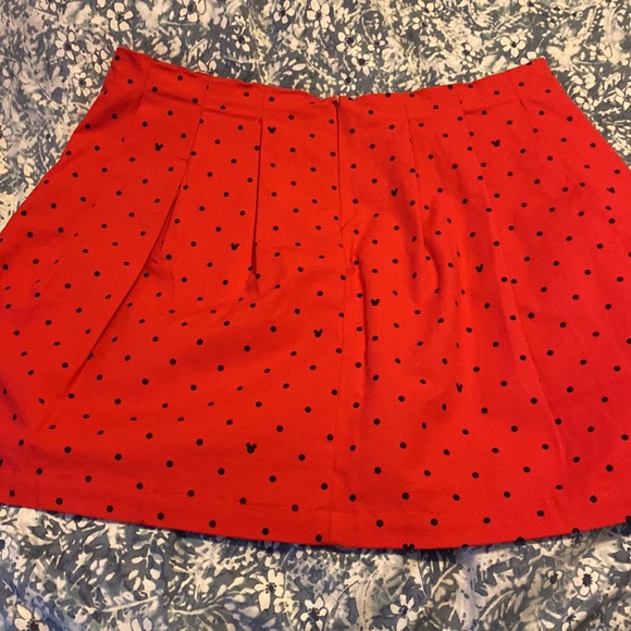 Oh My Disney XL mini skirt red with black dot and Mickey head pattern - Picture 2 of 7